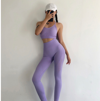 Seamless Yoga Set — High-Waist Leggings & Sports Bra for Women