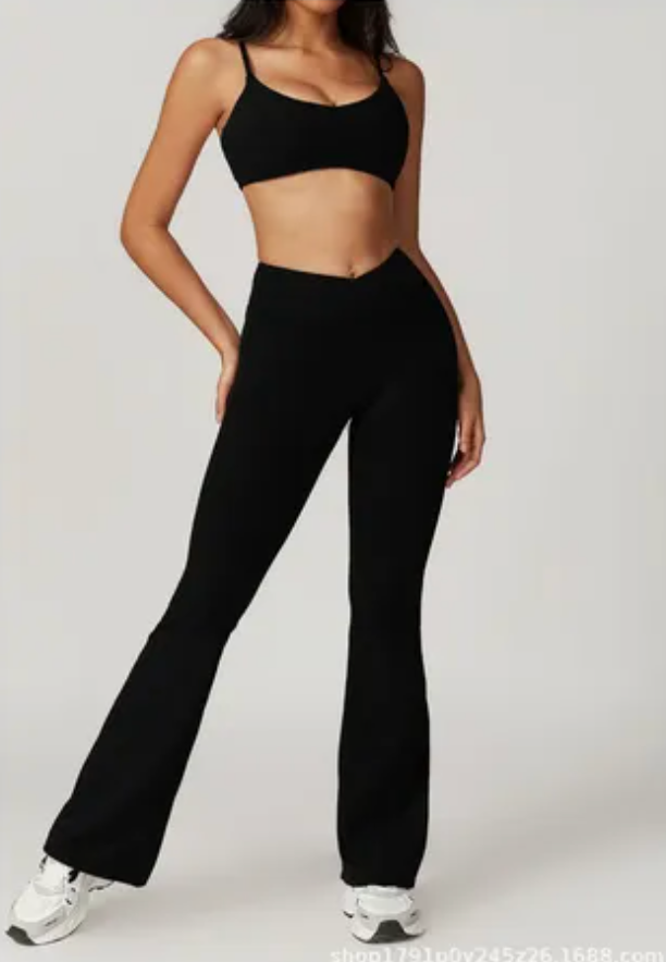 Women's Seamless Yoga Set — 2-Piece Bra & Leggings or Long Sleeve & Pants