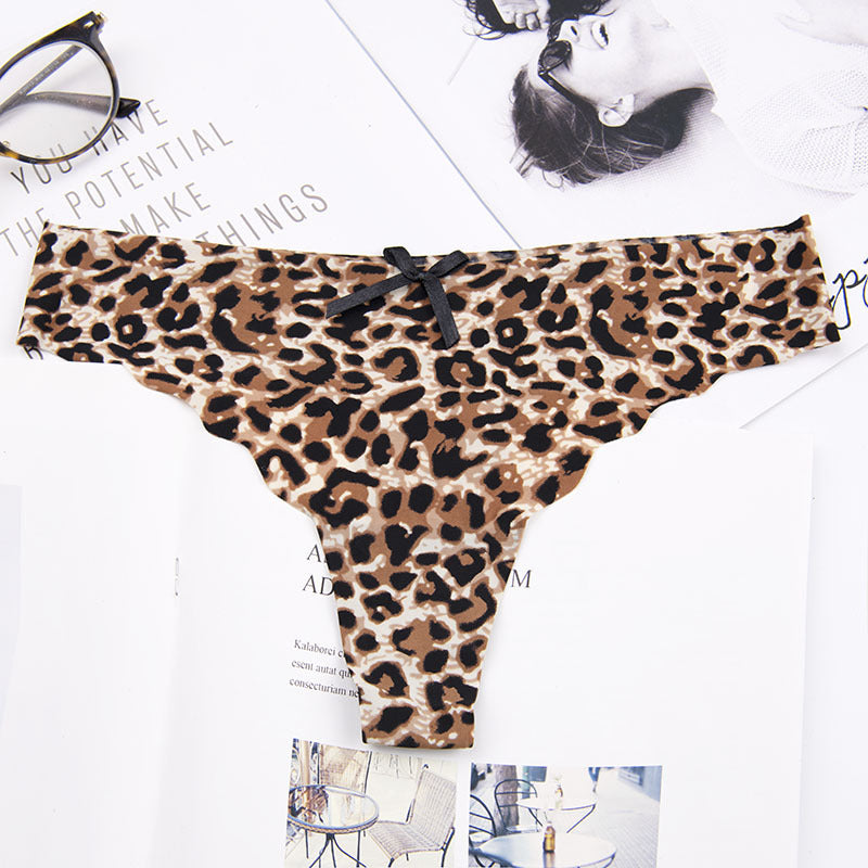 Seamless Women's Printed Thong Underwear in Ice Silk